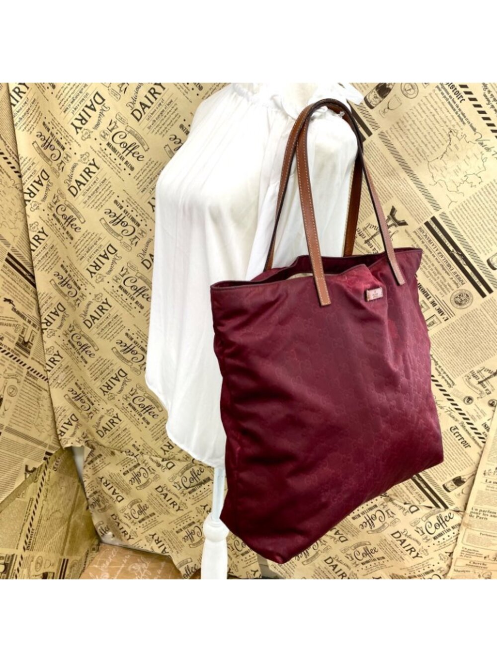 Gucci GG Nylon Tote Red - Picture 3 of 12